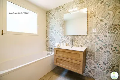Salle de bains dans l'établissement Villa avec Piscine 24 couchages