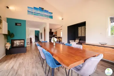 Coin salon dans l'établissement Villa avec Piscine 24 couchages
