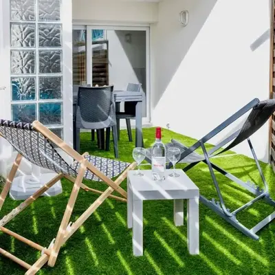 Residence du Centre Joli studio rénové avec coin nuit terrasse et parking privé