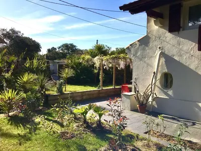 Jardin de l'établissement Appartement La Gravière