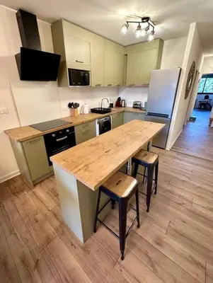 Cuisine ou kitchenette dans l'établissement Green Oasis