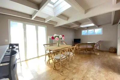 Télévision ou salle de divertissement dans l'établissement Dépendance complète centre-ville de La Teste