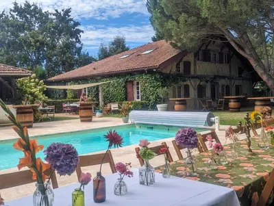 Piscine de l'établissement Maison Pimoli : Chambre Hortense ou située à proximité