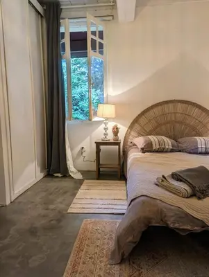 Un ou plusieurs lits dans un hébergement de l'établissement Maison Pimoli : Chambre Garance
