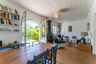 Coin salon dans l'établissement Villa Amandine - Charmante maison de famille au Pyla