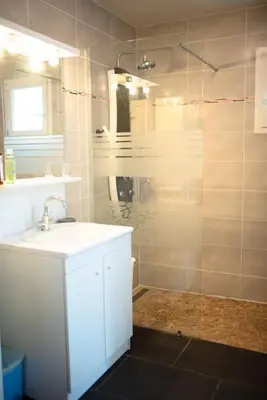 Salle de bains dans l'établissement Villa Cat'Cha Ti Binta