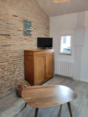 Télévision ou salle de divertissement dans l'établissement Studio de charme indépendant