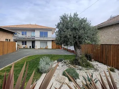 Jardin de l'établissement Logement la Teste de Buch