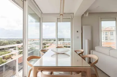 Balcon ou terrasse dans l'établissement Vue de l'Océan à la forêt, la plage à vos pieds