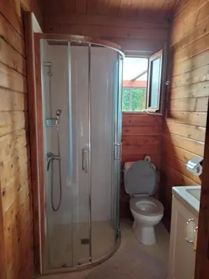 Salle de bains dans l'établissement Le Hameau Secret