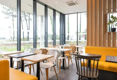 Restaurant ou autre lieu de restauration dans l'établissement B&B HOTEL Saint-Geours-de-Maremne Hossegor