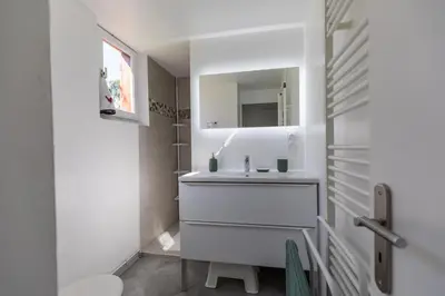 Salle de bains dans l'établissement Gite de pernaout