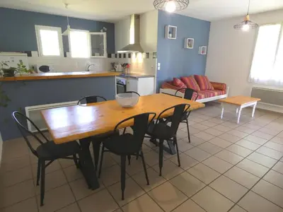 Cuisine ou kitchenette dans l'établissement Albret