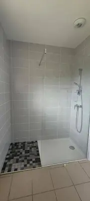 Salle de bains dans l'établissement Orthe