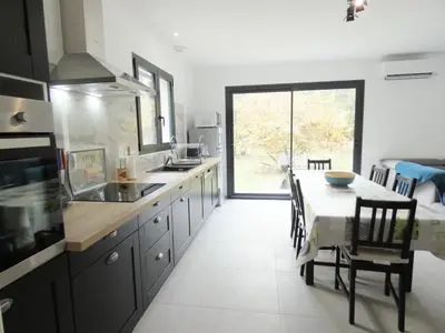 Cuisine ou kitchenette dans l'établissement Gite mimosas