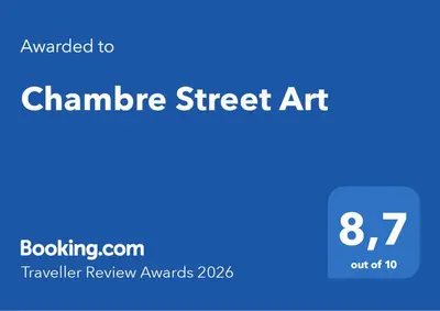 Certificat, récompense, panneau ou autre document affiché dans l'établissement Chambre Street Art