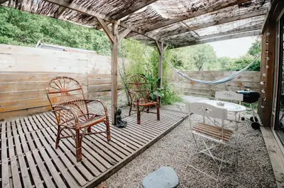 Jardin de l'établissement Le Cabanon doré, Suite SPA et nature chez Ivona Vacances