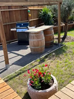 Jardin de l'établissement Cabane Noa neuve- piscine chauffée
