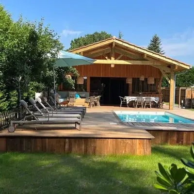 Cabane Noa neuve- piscine chauffée