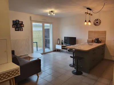 Télévision ou salle de divertissement dans l'établissement RESIDENCE LE DOMAINE DE MARTHIAS