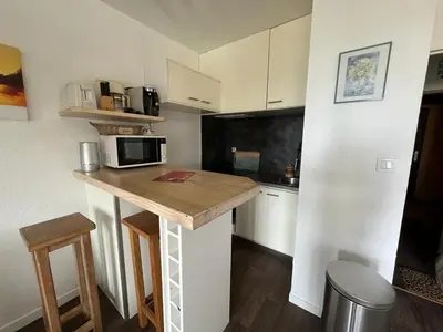 Cuisine ou kitchenette dans l'établissement Studio 212 lumineux à deux pas de l'océan