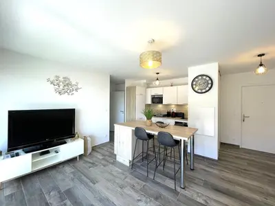 Cuisine ou kitchenette dans l'établissement Appartement moderne T2 pour 4 pers. près de la plage avec parking à Vieux-Boucau - FR-1-379-166