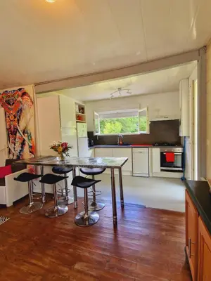 Cuisine ou kitchenette dans l'établissement Maison proche lacs et océans