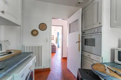 Cuisine ou kitchenette dans l'établissement Villa Poseidon - Au Pyla à 100m du Bassin