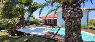 Piscine de l'établissement VILLA TESTERINE ou située à proximité