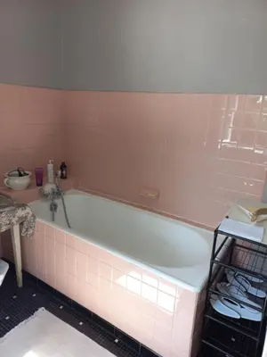 Salle de bains dans l'établissement Maysou de Noé