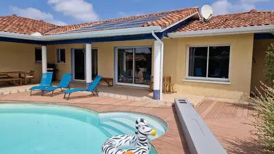 Piscine de l'établissement La Villa du Marensin ou située à proximité