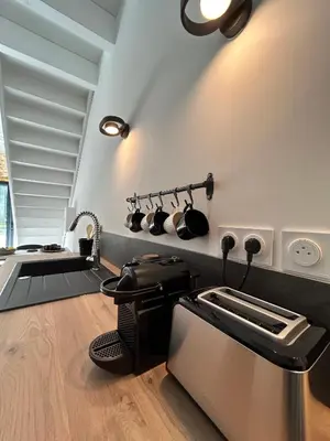 Cuisine ou kitchenette dans l'établissement Five and You