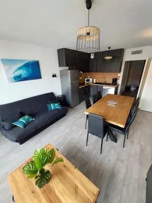 Cuisine ou kitchenette dans l'établissement COTE SOLEIL