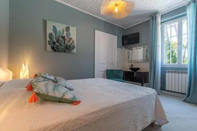 Un ou plusieurs lits dans un hébergement de l'établissement Villa Souleillous, basco landaise de prestige, 500m de la plage