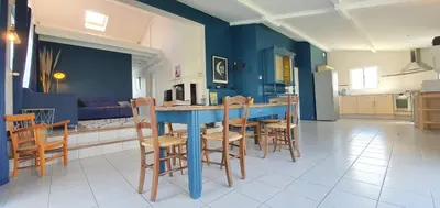Cuisine ou kitchenette dans l'établissement Lamothe