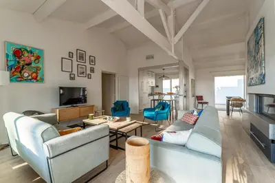 Télévision ou salle de divertissement dans l'établissement Villa Marie - Pyla sur mer superbe villa 10 personnes vue Bassin