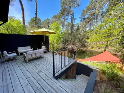 Balcon ou terrasse dans l'établissement Villa du Canal - Ponton pour bateau