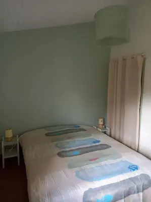 Un ou plusieurs lits dans un hébergement de l'établissement Maison dans village de UZA 6P