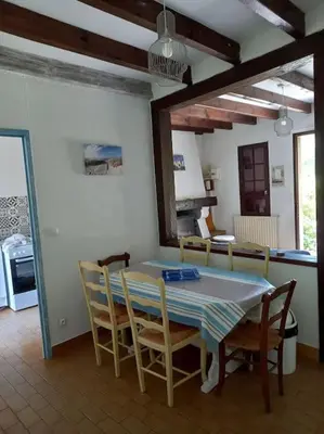 Plan de l'établissement Maison dans village de UZA 6P