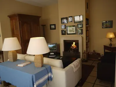 Télévision ou salle de divertissement dans l'établissement Villa Surprise