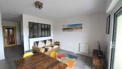 Coin salon dans l'établissement Mimizan-Plage - Grand Studio - 1 à 4 pers - Tout confort - 6 mn à pieds de la plage