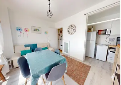 Cuisine ou kitchenette dans l'établissement Bateau - T2 proche de l'océan à Hossegor