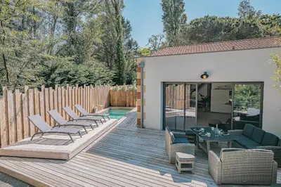 Balcon ou terrasse dans l'établissement Villa de luxe au Pyla avec piscine en bordure du golf d'Arcachon, 5 chambres