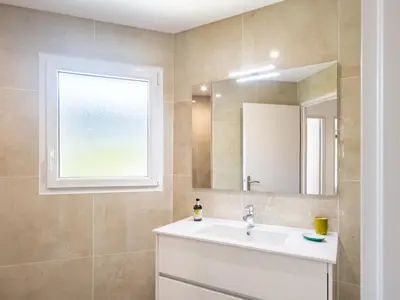 Salle de bains dans l'établissement Holiday Home Ocean forest by Interhome