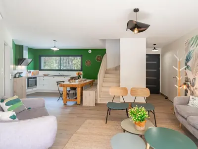 Cuisine ou kitchenette dans l'établissement Holiday Home Ocean forest by Interhome