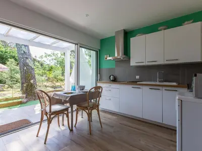 Cuisine ou kitchenette dans l'établissement Studio Biarritz by Interhome