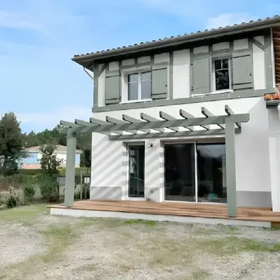 Maison élégante à Moliets-et-Maa avec jardin clos et terrasse
