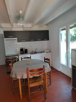 Cuisine ou kitchenette dans l'établissement Amarante des Landes