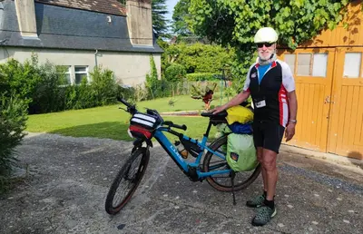 Vélo sur le terrain de l'établissement Les Treilles de Salies - Studio au calme ou dans les environs