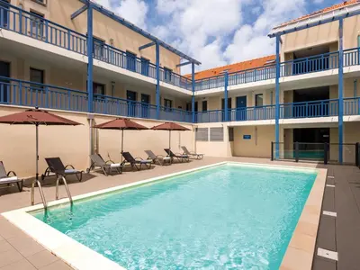 Piscine de l'établissement Apartment in Biscarosse near Sandy Beach ou située à proximité
